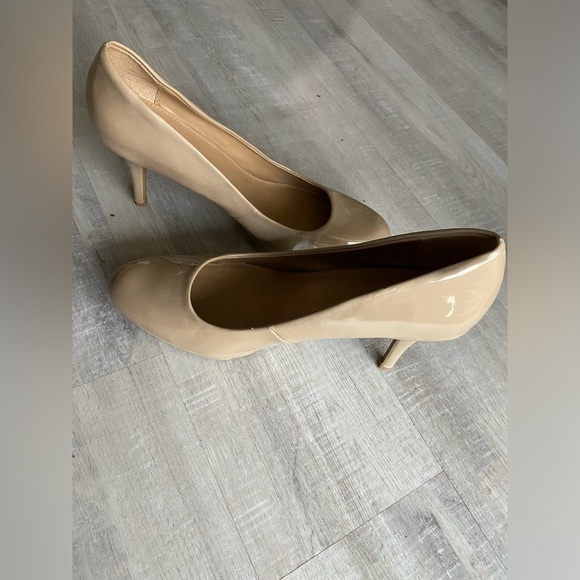 Merona tan pumps | size 10 - Picture 5 of 6